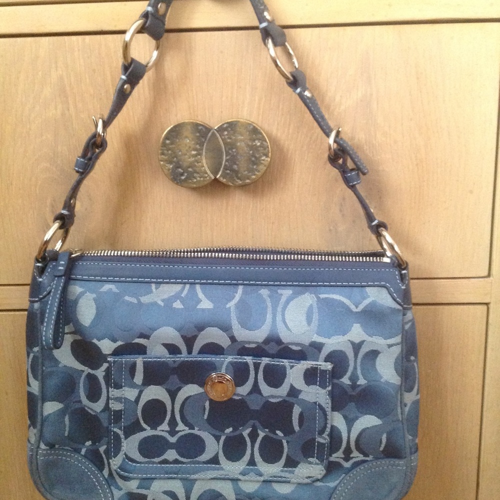 Blue Coach shoulder bag in mint condition